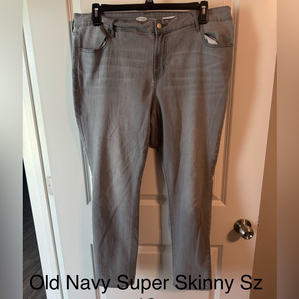Old Navy Light Gray Super Skinny Jeans
